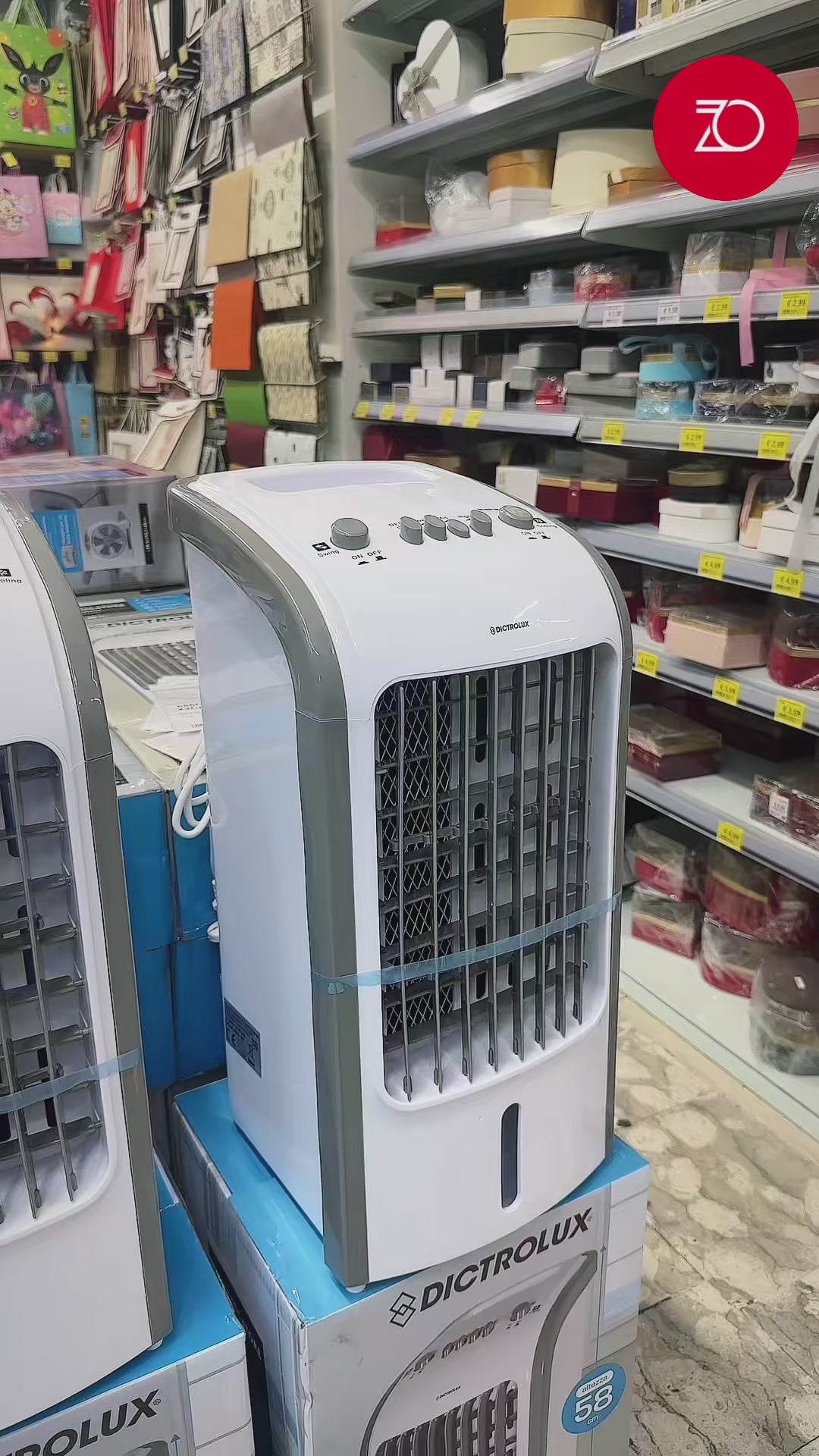 raffrescatore portatile 80w con serbatoio 4l e funzione swing raffrescatore evaporativo con 2 ice box inclusi su ruote dettaglio pannello comandi raffrescatore portatile 3 velocità vista laterale raffrescatore compatto dimensioni 58x25x26 cm raffrescament