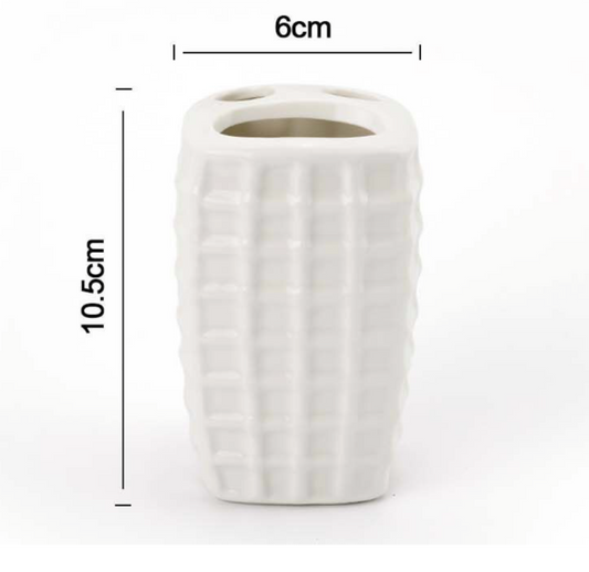 Portaspazzolini Bianco in Ceramica con Design Geometrico – 6x10.5cm