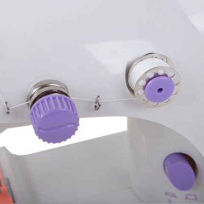 Mini Macchina da Cucire Elettrica SM-202A | Portatile con Doppia Linea e Pedale